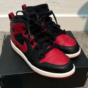 Nike Kids Black and Red Sneakers